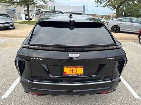 Used 2023 Cadillac Lyriq 2WD image 5
