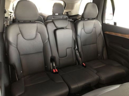 Used 2025 Volvo XC90 B6 Plus image 18