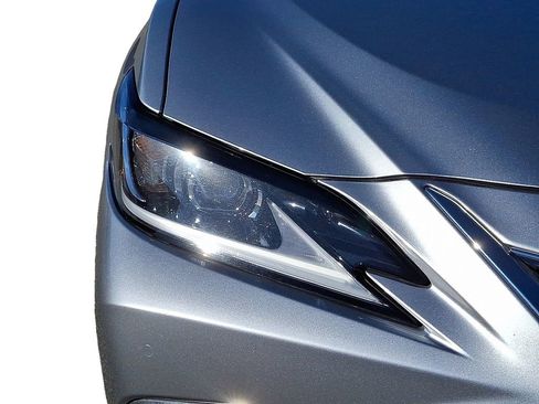 Used 2023 Lexus ES 250 w/ Premium Package image 10