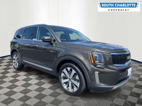 Used 2022 Kia Telluride S AWD/4WD image 3
