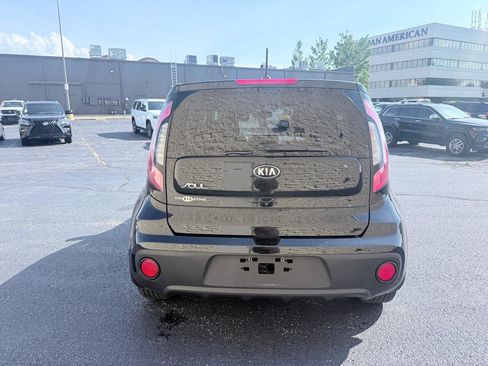 Used 2018 Kia Soul w/ Convenience Package FWD image 4