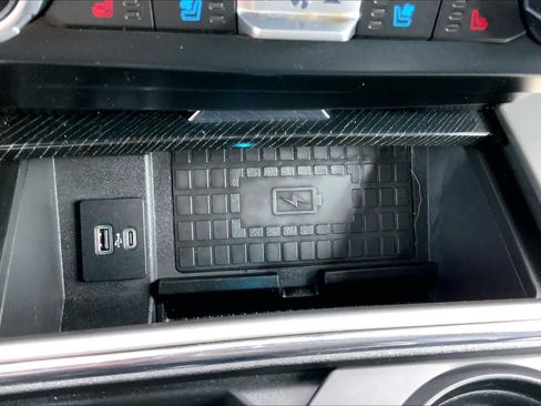 Used 2022 Ford F250 Platinum w/ Tremor Off-Road Package AWD/4WD image 34