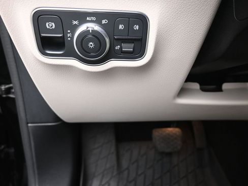 Used 2023 Mercedes-Benz GLA 250 w/ Premium Package image 16