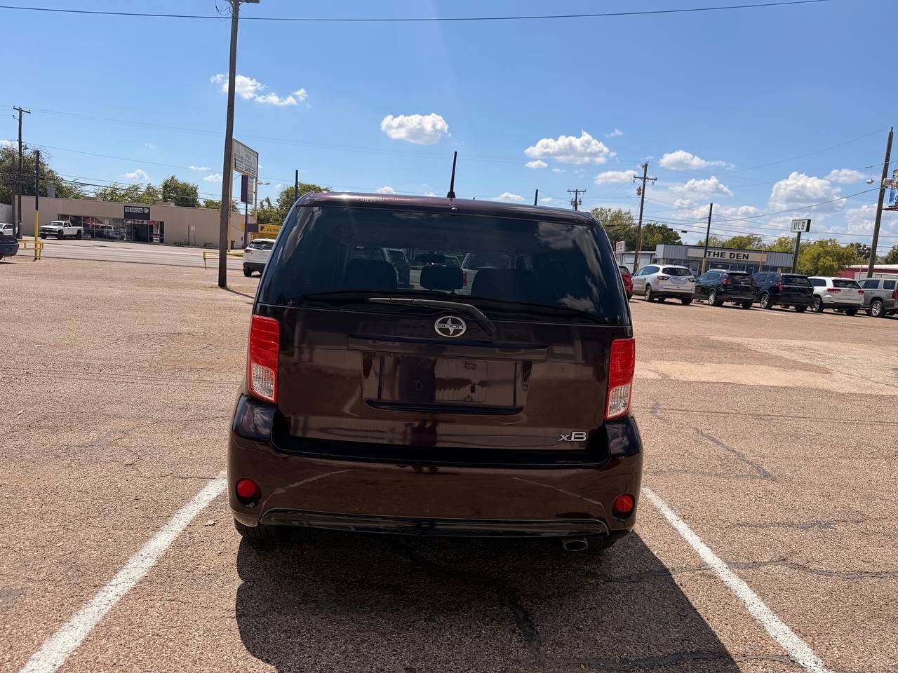 Used 2015 Scion xB FWD image 7