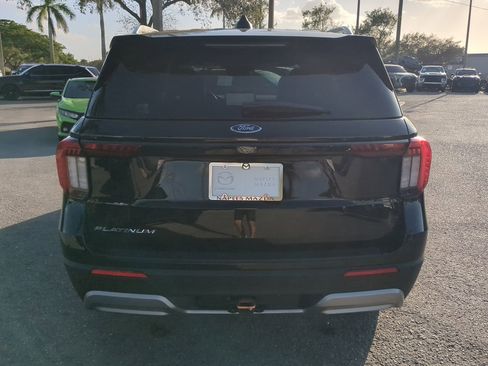Used 2025 Ford Explorer Platinum image 6