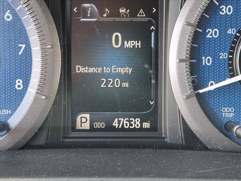 Used 2018 Toyota Sienna LE w/ Carpet Mat Package FWD image 10