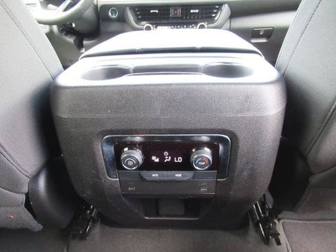 Used 2025 Chevrolet Tahoe LS AWD/4WD image 31