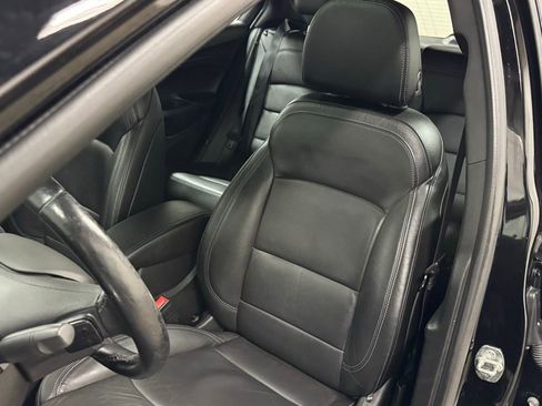 Used 2017 Chevrolet Cruze Premier image 40