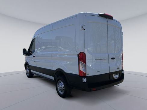 Used 2023 Ford Transit 250 Medium Roof AWD image 4