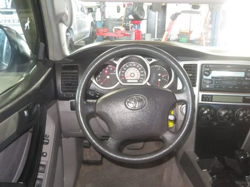 Used 2004 Toyota 4Runner 4WD image 37