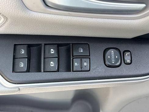 Used 2017 Toyota Camry XLE w/ Moonroof Package FWD image 14