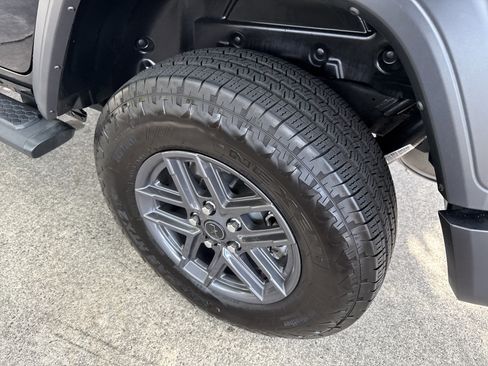 Used 2025 Jeep Wrangler Sport S image 21