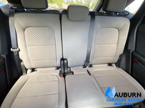 Used 2022 Ford Escape SE FWD image 16