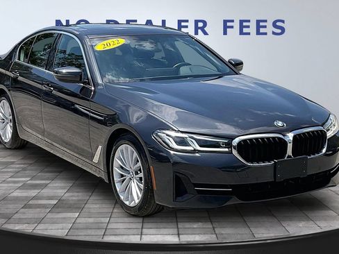 Used 2022 BMW 530i xDrive w/ Convenience Package AWD/4WD image 3