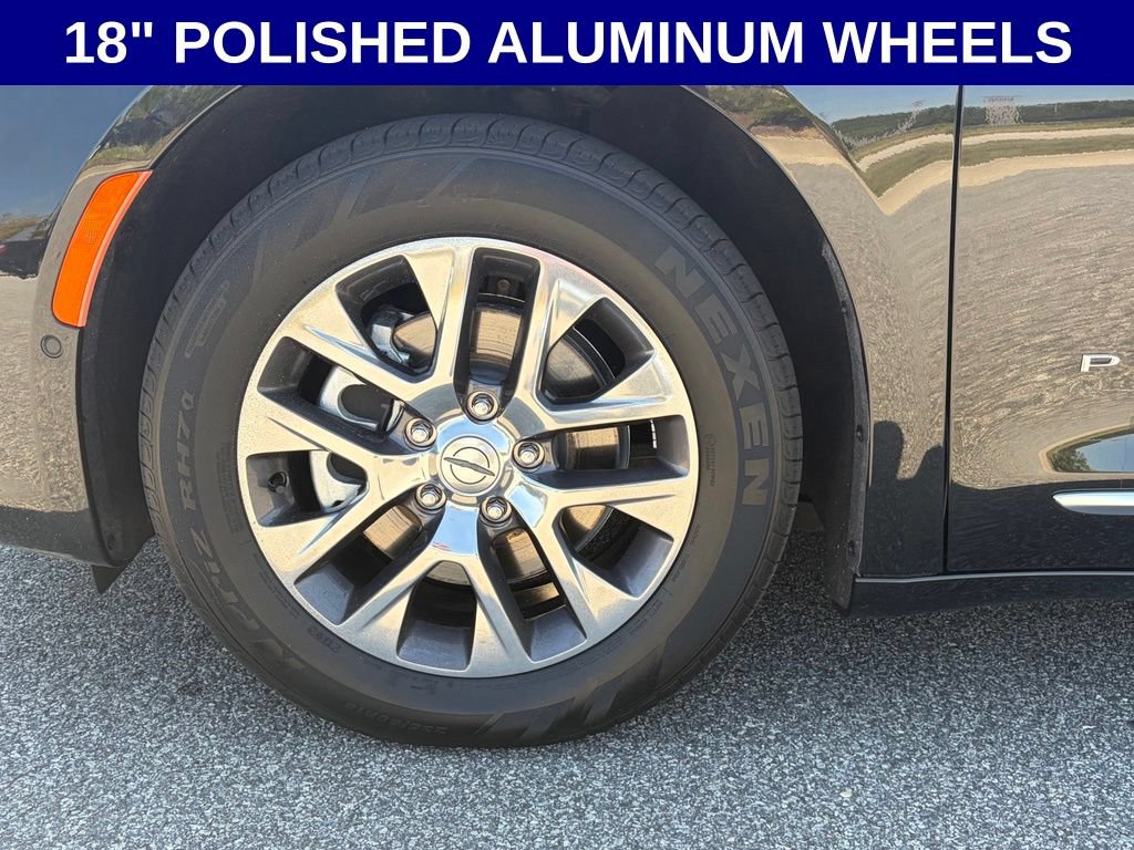 Used 2024 Chrysler Pacifica Pinnacle FWD image 8