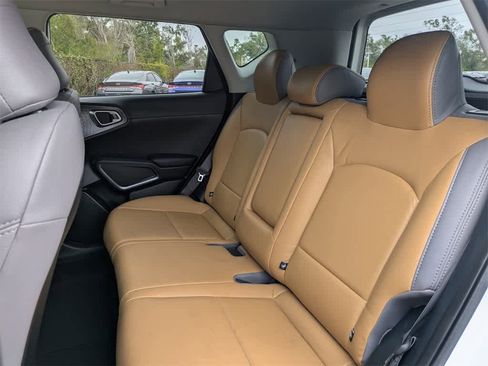 Used 2024 Kia Soul EX image 15