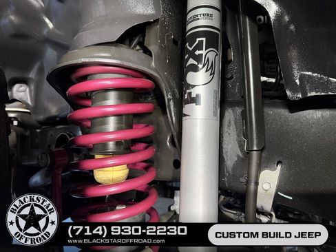 Used 2022 Jeep Wrangler Unlimited Sahara w/ Cold Weather Group AWD/4WD image 32