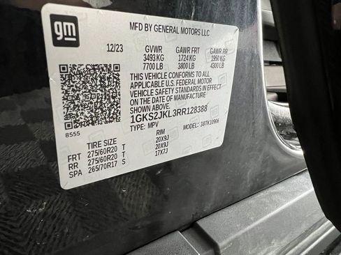 Used 2024 GMC Yukon XL Denali image 17