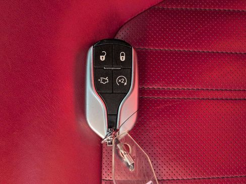 Used 2021 Maserati Ghibli S Q4 AWD/4WD image 38