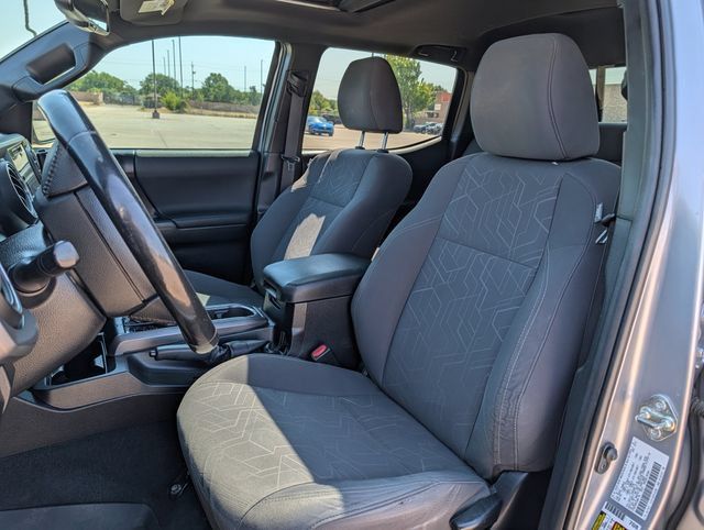 Used 2016 Toyota Tacoma TRD Sport w/ Premium & Technology Package RWD image 24