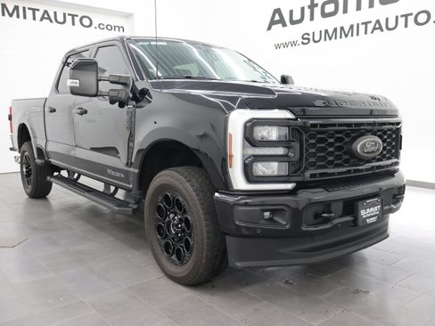 Used 2025 Ford F350 Lariat w/ Lariat Ultimate Package AWD/4WD image 2
