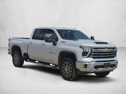 Used 2024 Chevrolet Silverado 2500 LTZ w/ LTZ Plus Package AWD/4WD image 3