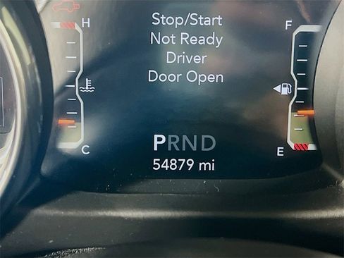 Used 2018 Jeep Wrangler Unlimited Sahara w/ Cold Weather Group image 12