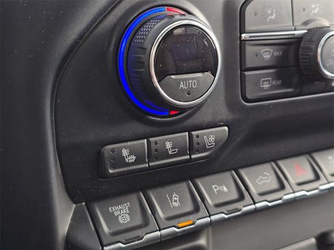 Used 2021 Chevrolet Silverado 2500 LTZ w/ LTZ Premium Package image 35