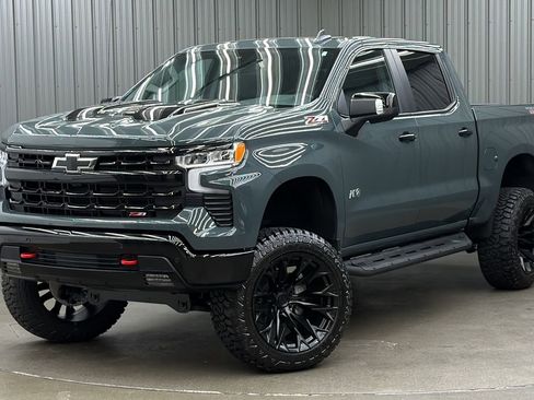 Used 2026 Chevrolet Silverado 1500 LT Trail Boss w/ LT Trail Boss Premium Package AWD/4WD image 1