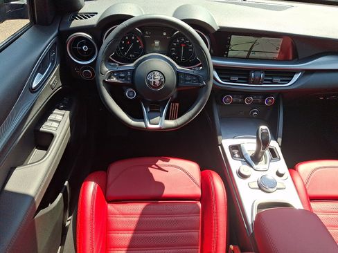 Used 2023 Alfa Romeo Stelvio Veloce AWD/4WD image 11