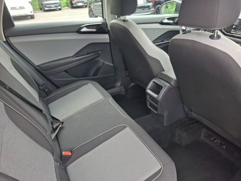 Used 2024 Volkswagen Taos S FWD image 19