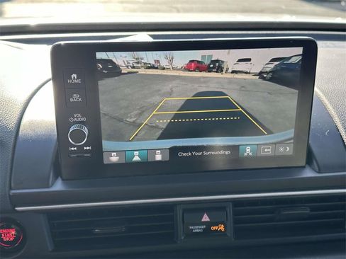 Certified 2025 Honda Pilot Touring image 22