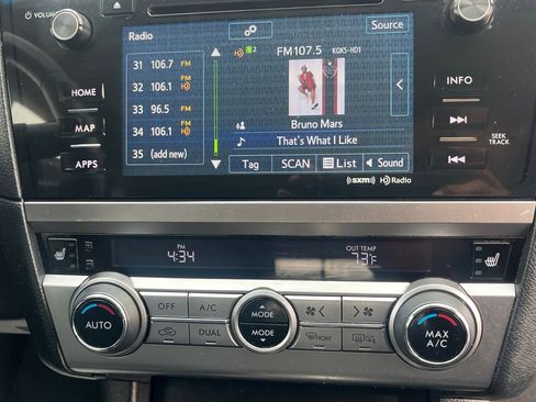 Used 2017 Subaru Outback 2.5i Limited image 12