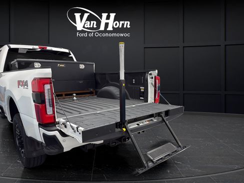 Used 2024 Ford F350 Platinum AWD/4WD image 9