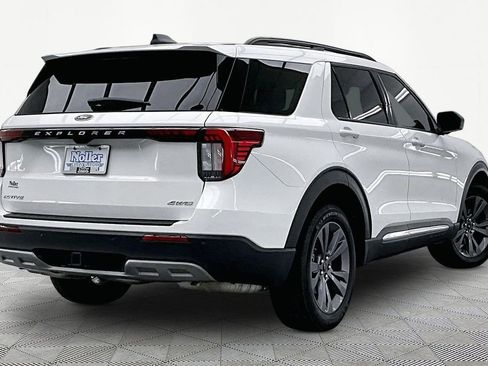 Used 2025 Ford Explorer Active w/ Active Comfort Package AWD/4WD image 2