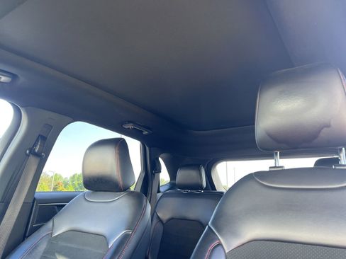 Used 2022 Ford Edge ST-Line image 9