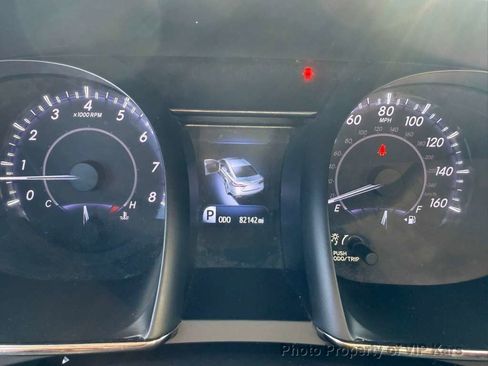 Used 2017 Toyota Avalon XLE image 16