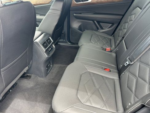 Certified 2026 Volkswagen Atlas SE FWD image 17
