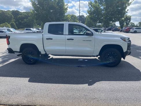 Used 2025 Chevrolet Colorado W/T w/ WT Custom Package RWD image 2