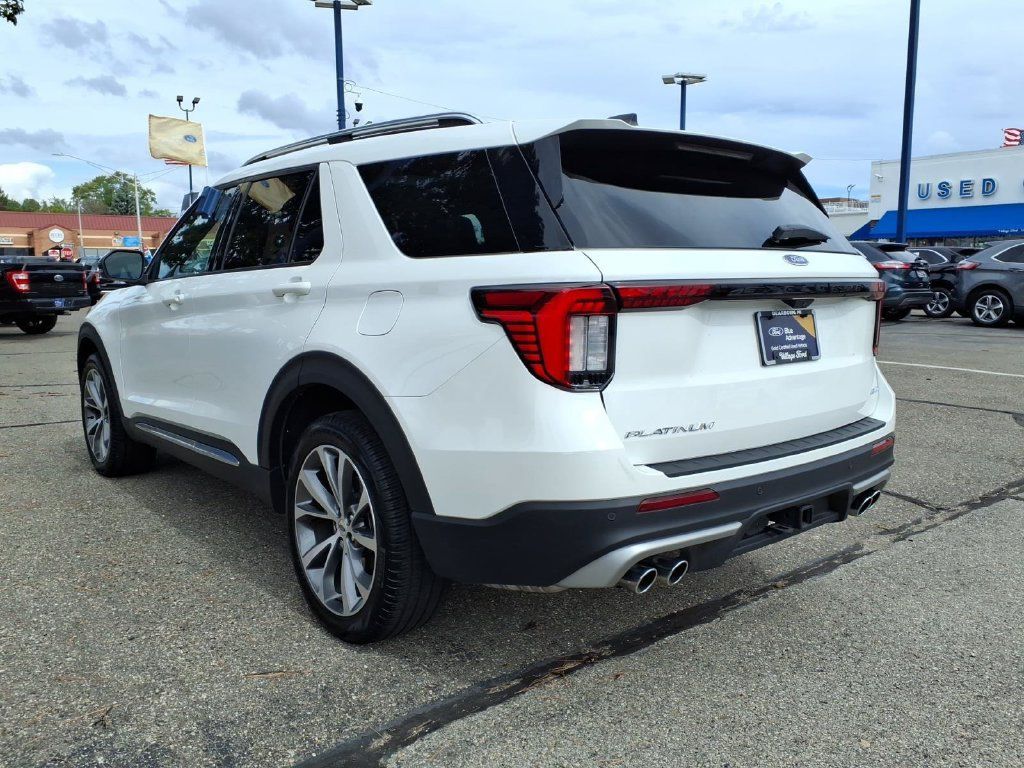 Certified 2025 Ford Explorer Platinum w/ Ultimate Package AWD/4WD image 9