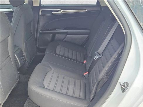 Used 2018 Ford Fusion SE w/ Fusion SE Technology Package image 17