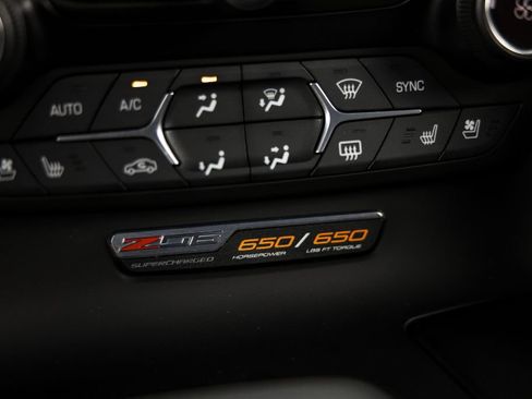 Used 2015 Chevrolet Corvette Z06 w/ 3LZ Preferred Equipment Group RWD image 29