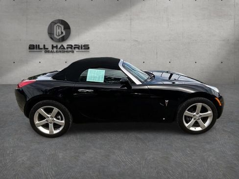 Used 2008 Pontiac Solstice Convertible RWD image 5