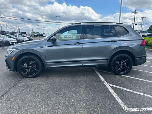 Certified 2023 Volkswagen Tiguan SE R-Line FWD image 4