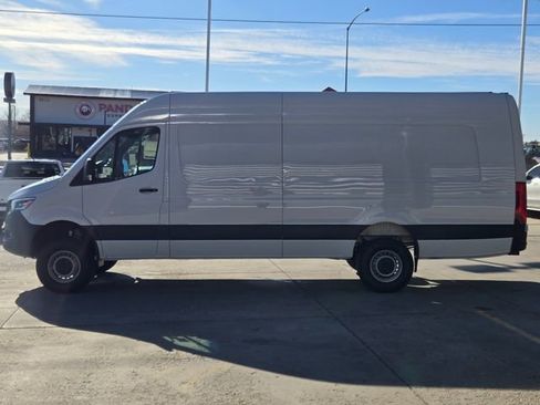 New 2026 Mercedes-Benz Sprinter 2500 image 32