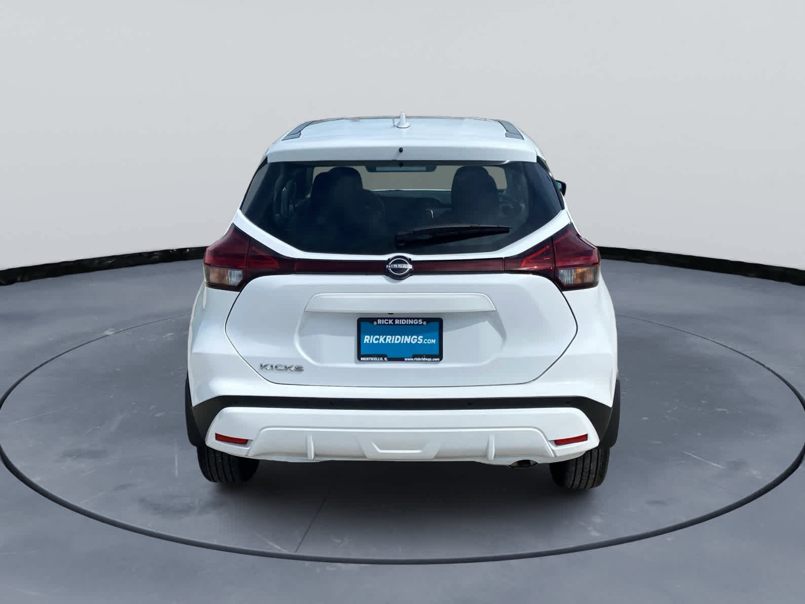 Used 2025 Nissan Kicks Play S FWD image 7