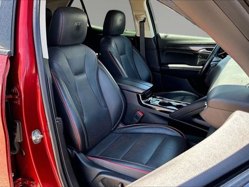 Used 2022 Buick Envision Essence w/ Technology Package II FWD image 29