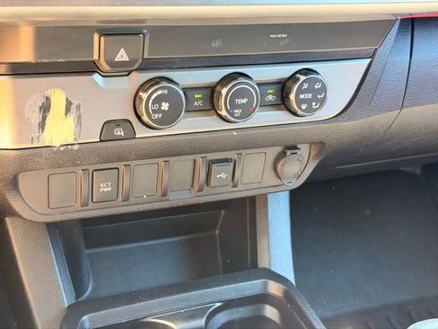 Used 2021 Toyota Tacoma SR5 RWD image 31