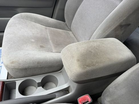 Used 2005 Toyota Corolla LE w/ Audio Value Pkg FWD image 27