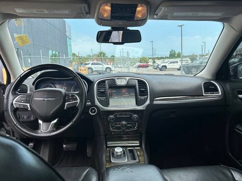 Used 2015 Chrysler 300 C RWD image 21